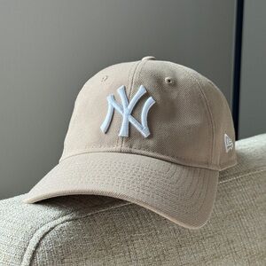 New Era Hat | New York Yankees | MoMa | Adjustable Hat | Beige